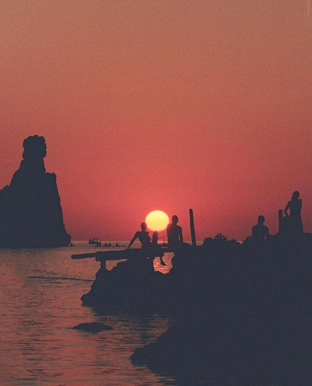 Italo & Balearic Revival — How the Sound of 1980s Ibiza Came Back